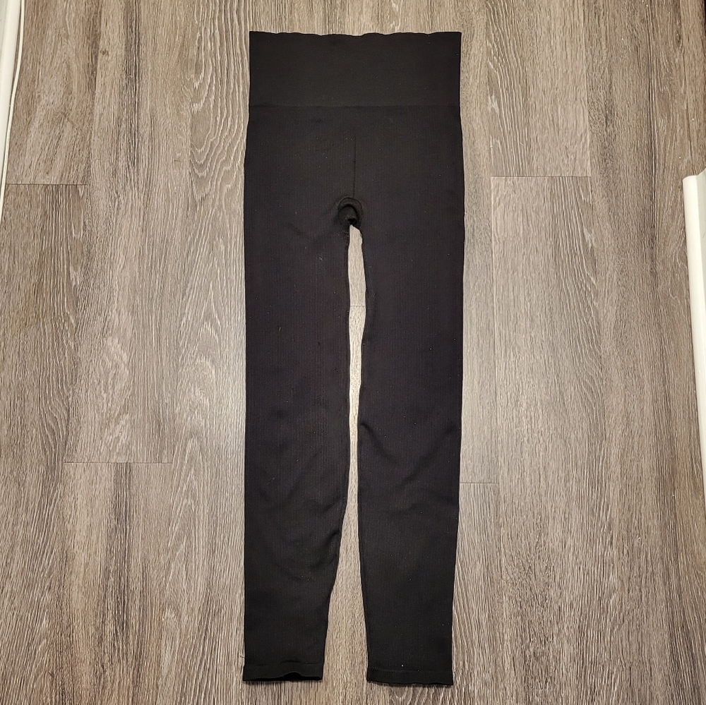 spanx look at me now seamless leggings | black ribbed texture | large